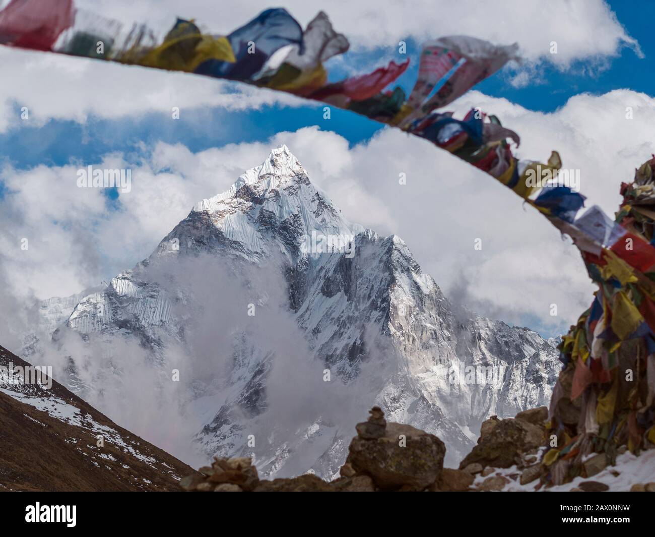 Mount Ama Dablam im Nepal Himalaya, Everest Base Camp Trek. Stockfoto