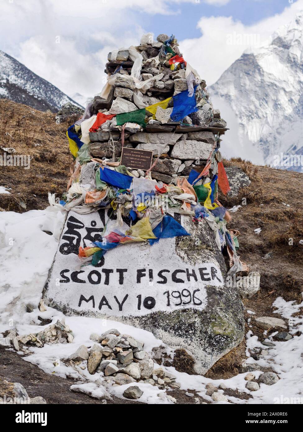 Denkmal des Kletterers und Expeditionsleiters Scott Fischer in der Nähe des Everest Base Camp, Nepal. Fischer starb 1996 bei der Mount-Everest-Katastrophe. Stockfoto