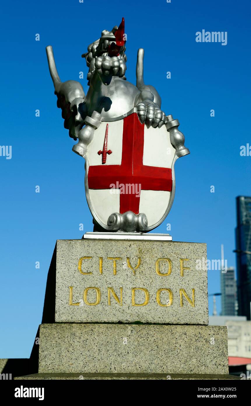 Großbritannien, London, Skulptur mit Flagge Londons Stockfoto