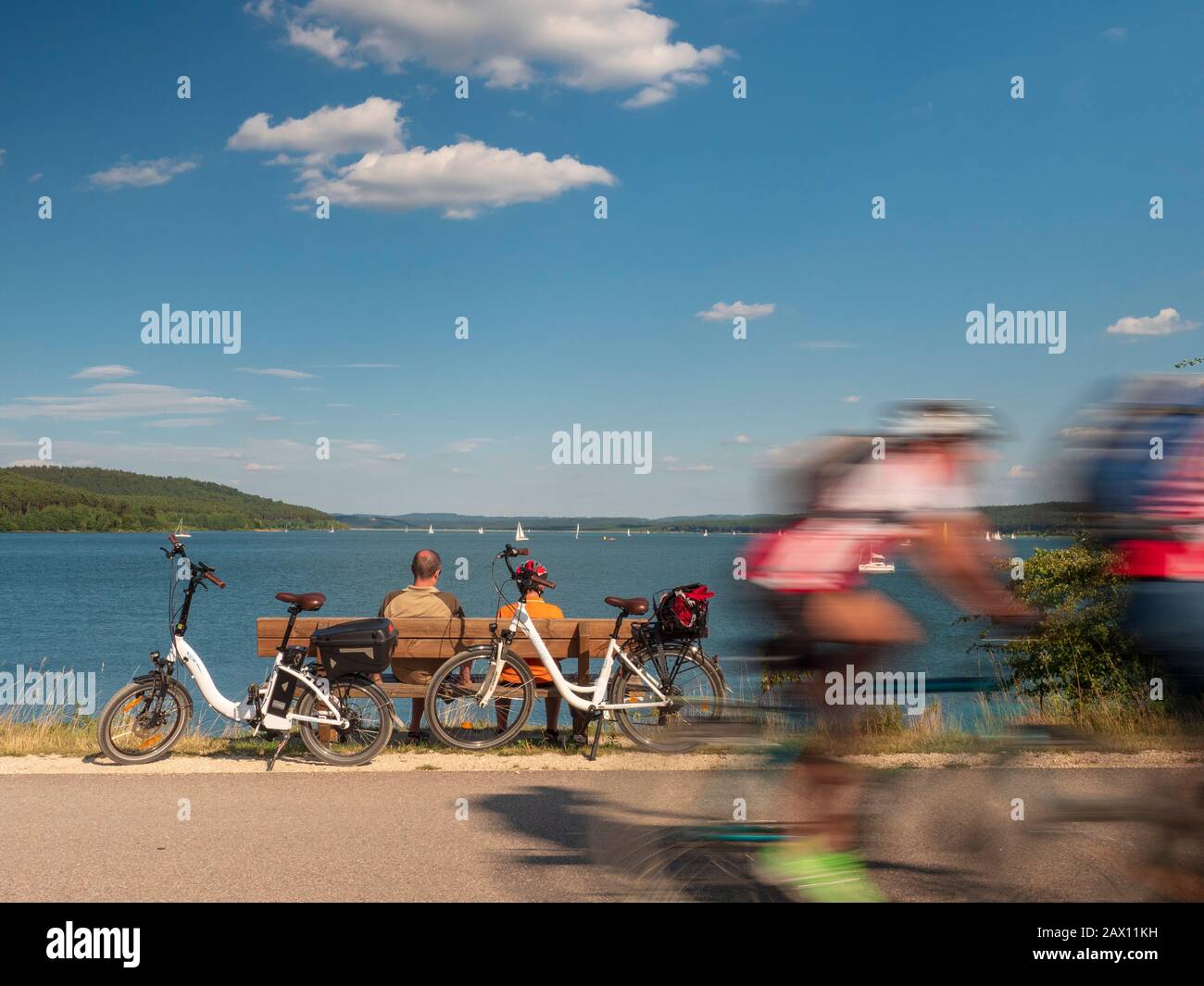 Brombachsee, Radweg Seeufer, Franken, Bayern, Deutschland, Brombachsee, Radweg am See, Franken, Bayern, Deutschland Stockfoto