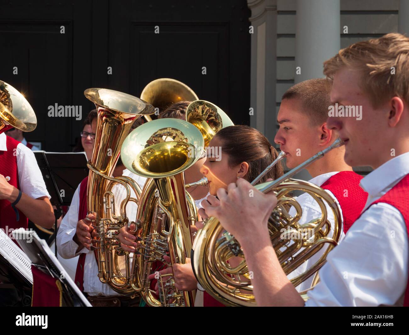 Trachtengruppe Blasmusik Konzert auf dem Residenzplatz, Eiche, Altmühltal, Bayern, Deutschland, Bläserbandes Konzert auf dem Residenzplatz, Stockfoto