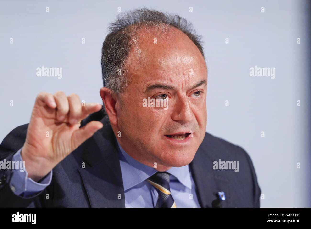Die Italienische Staatsanw ltin Nicola Gratteri W hrend Der Tv Talkshow 