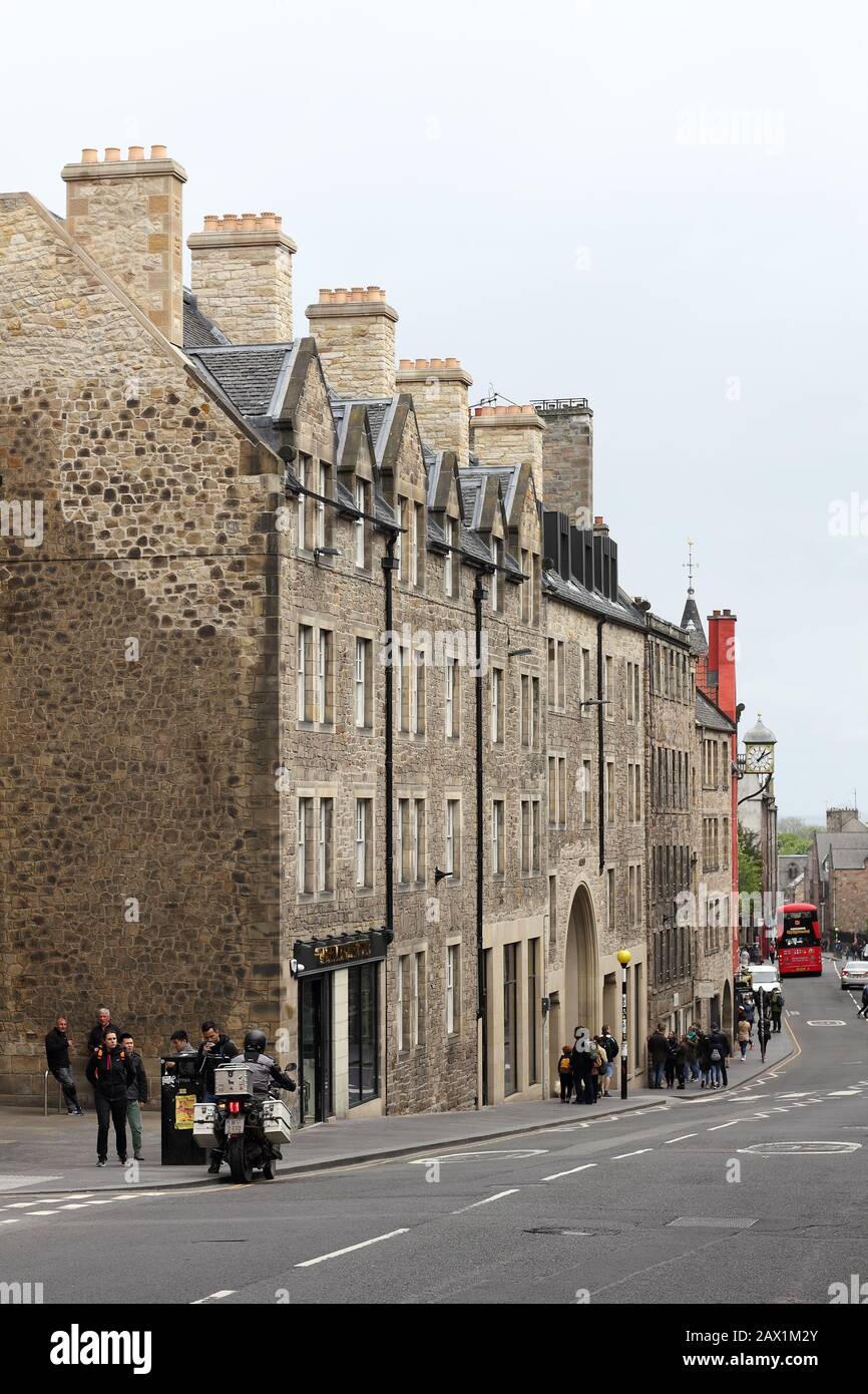 Das Canongate, ein Abschnitt der Royal Mile in Edinburgh Stockfoto