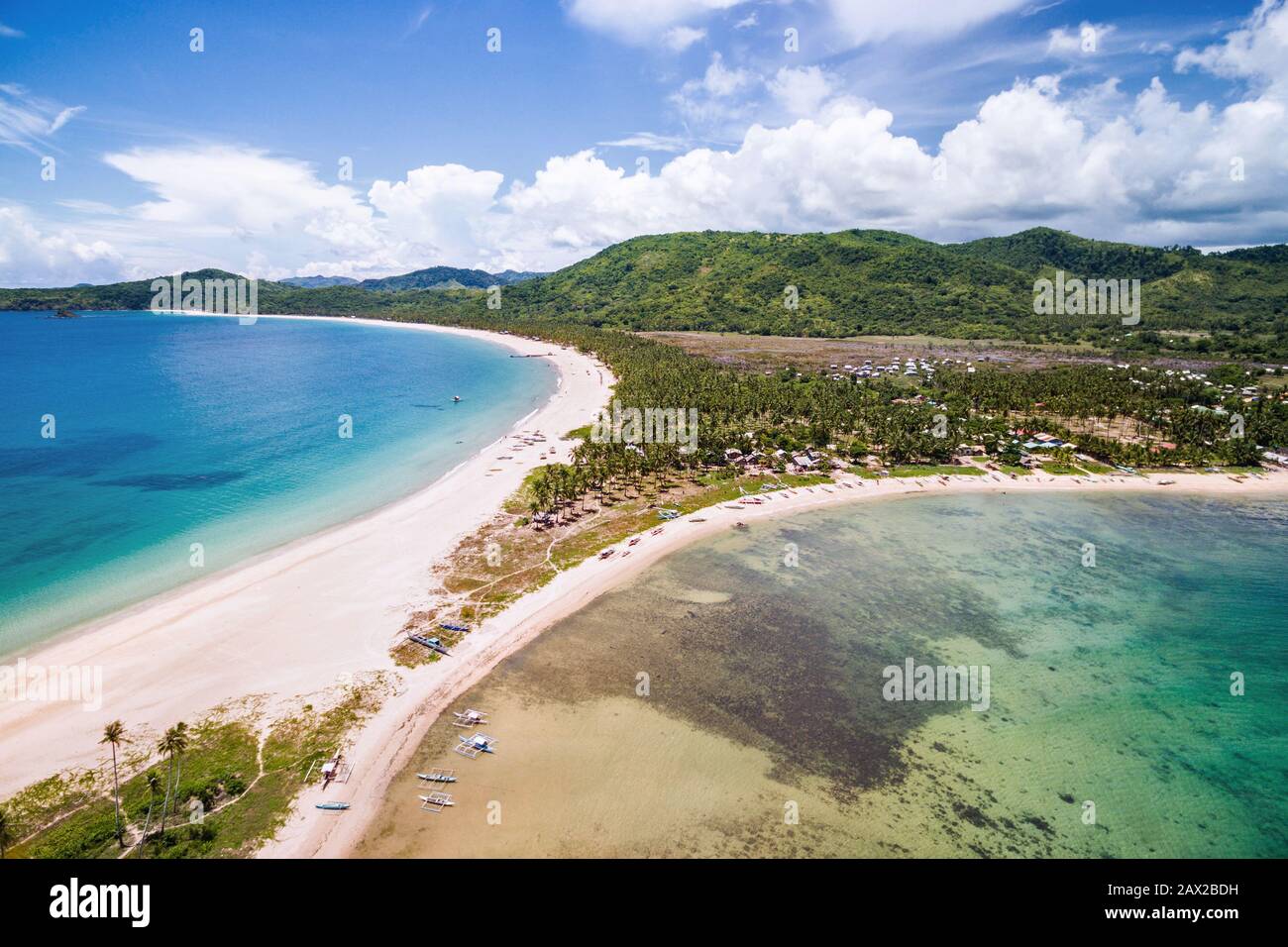 El Nido, Palawan, Philippinen, Luftansicht von Nacpan Beach. Stockfoto