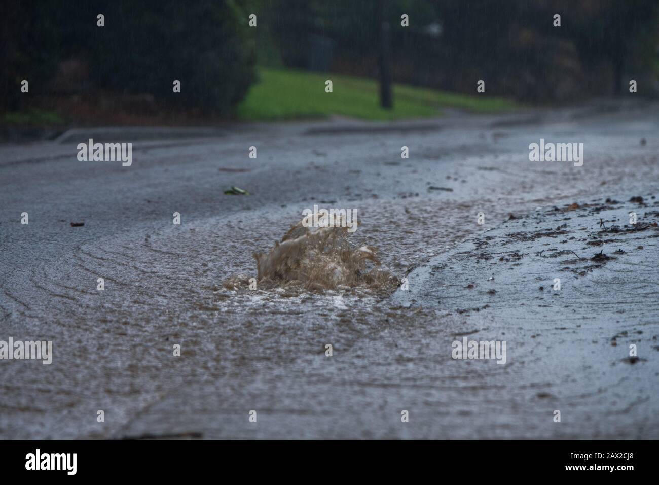 Straßen, die bei starken Regenfällen im Sturm Ciara vom Wasser überschwemmt wurden, Februar 2020 Stockfoto