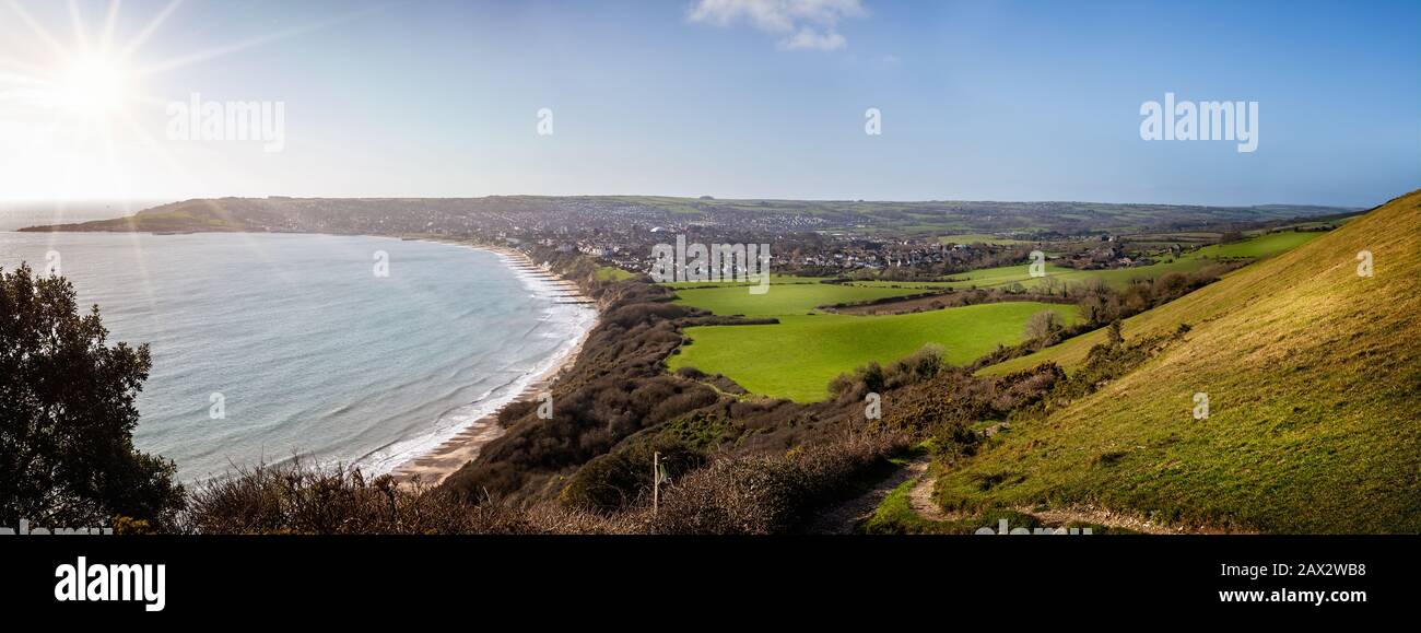 Panoramablick auf Swanage von der Spitze von ballard Auf Den Südwestküstenpfad in Dorset, Großbritannien Stockfoto