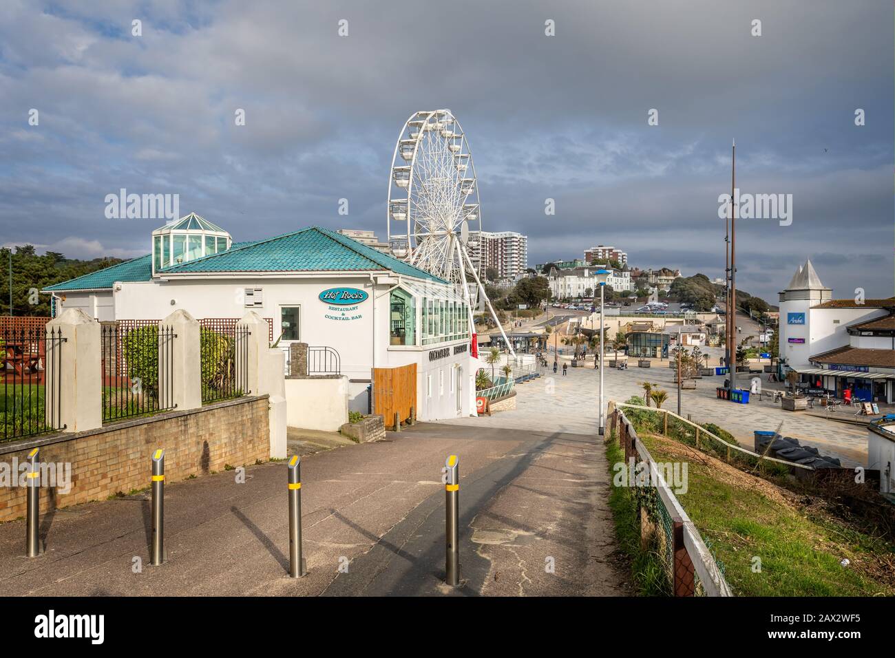 Erhöhter Blick auf Das Bournemouth Wheel von der Promenade Undercliff in Bournemouth, Dorset, Großbritannien am 7. Februar 2020 Stockfoto