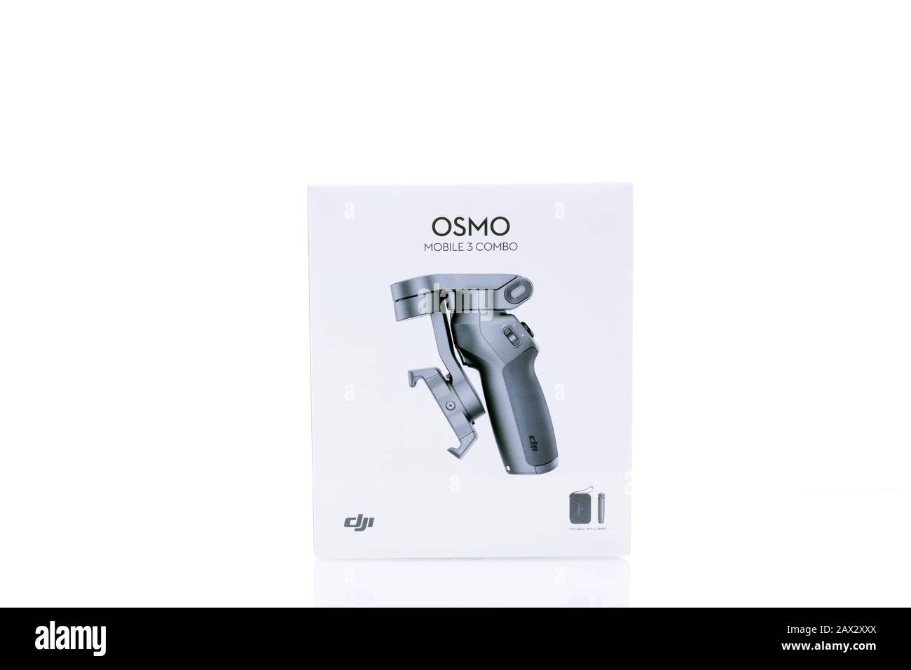 Neue Box mit osmo Mobile 3 Combo Paket Smartphone Video Stabilization Device. Stockfoto