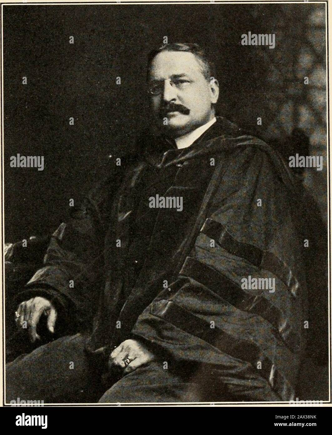 Männer und Frauen Amerikas; ein biographisches Wörterbuch der Altersgenossen . Rudenz, die medizinische Vereinigung des Großstadtverbandes New York, Harvard Medical Society (früherer präsident); Ehrenmitglied der Connecticut State Medical Society, Aca-demia Fisico-Chimica Italiana, der District of Columbia Therapeutic Society und der Tri-County Medical Society sowie ein Lebensmitglied der Harvard Medical Alumni Association.Er ist präsident der American Pharmaco-Logic Society; Und ist Mitglied der So-ciety of Colonial Wars, Sons of the Revolu-tion, Society of the war of 1812 (Vice-pres-ident General of the Genera Stockfoto