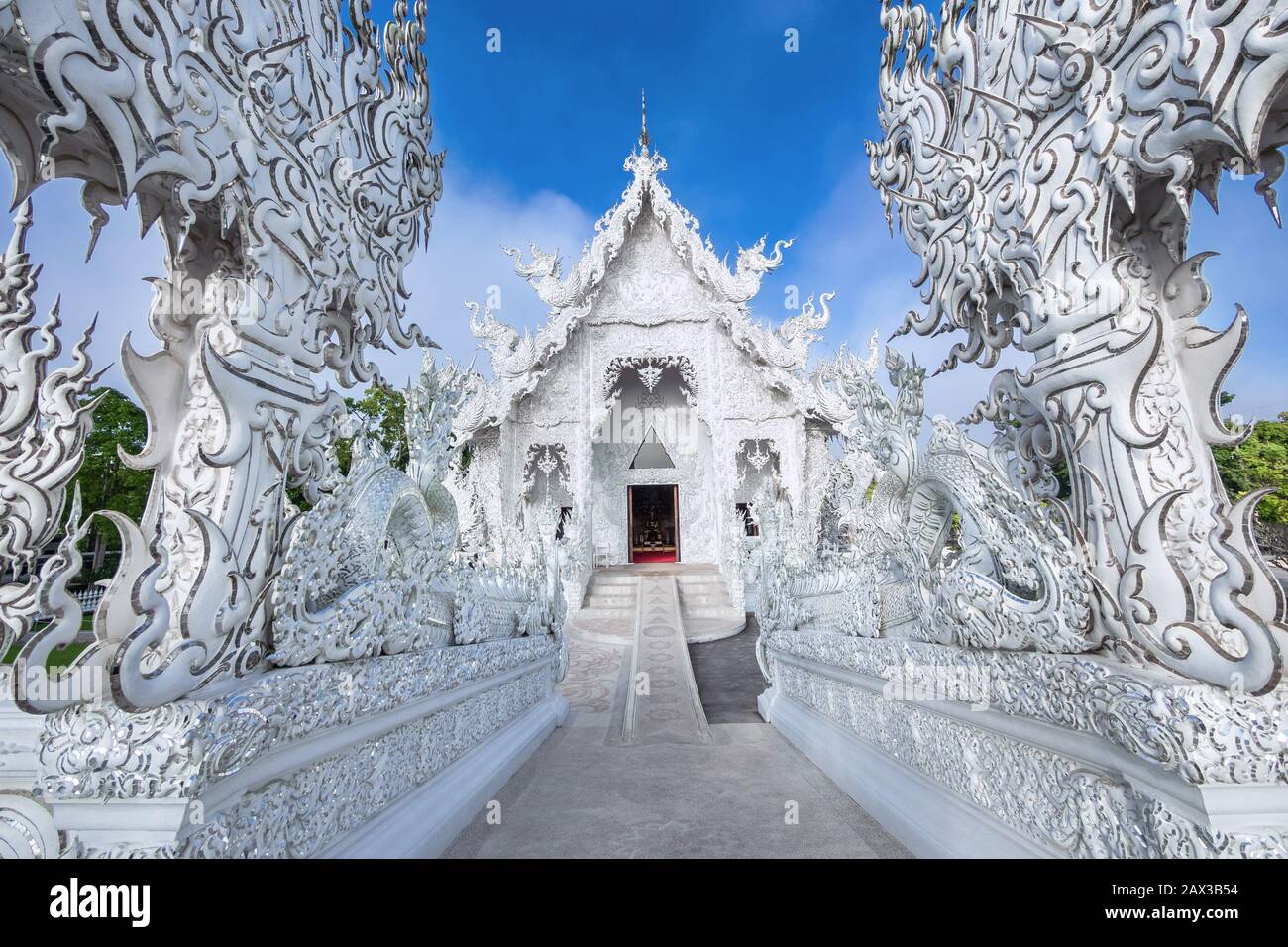 Weißer Tempel Wat Rong Khun in Chiang Rai, Thailand. Stockfoto