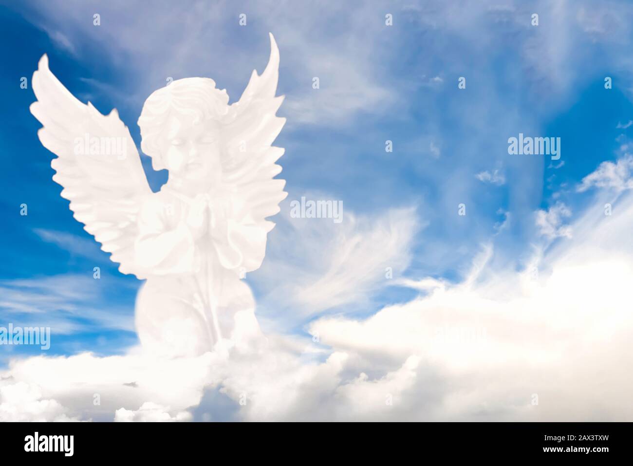 Engel in den Wolken Stockfoto