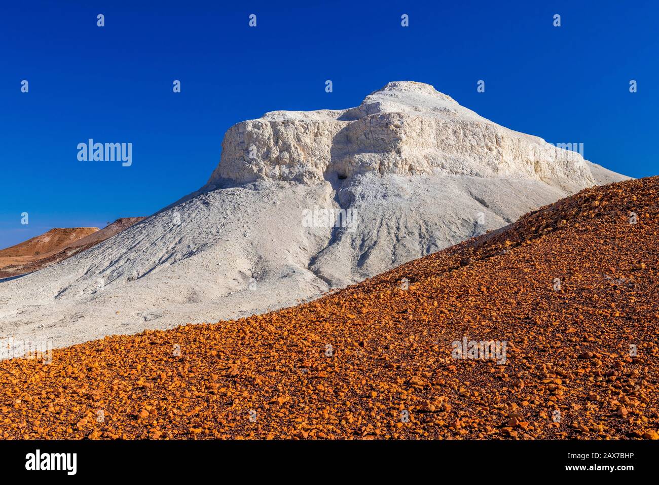 Die Breakaways sind eines der Outback-Juwelen von South Australia. Sie sind eine markante felsige Landschaft mit flachen Mesas. In der Nähe von Coober Pedy. Stockfoto