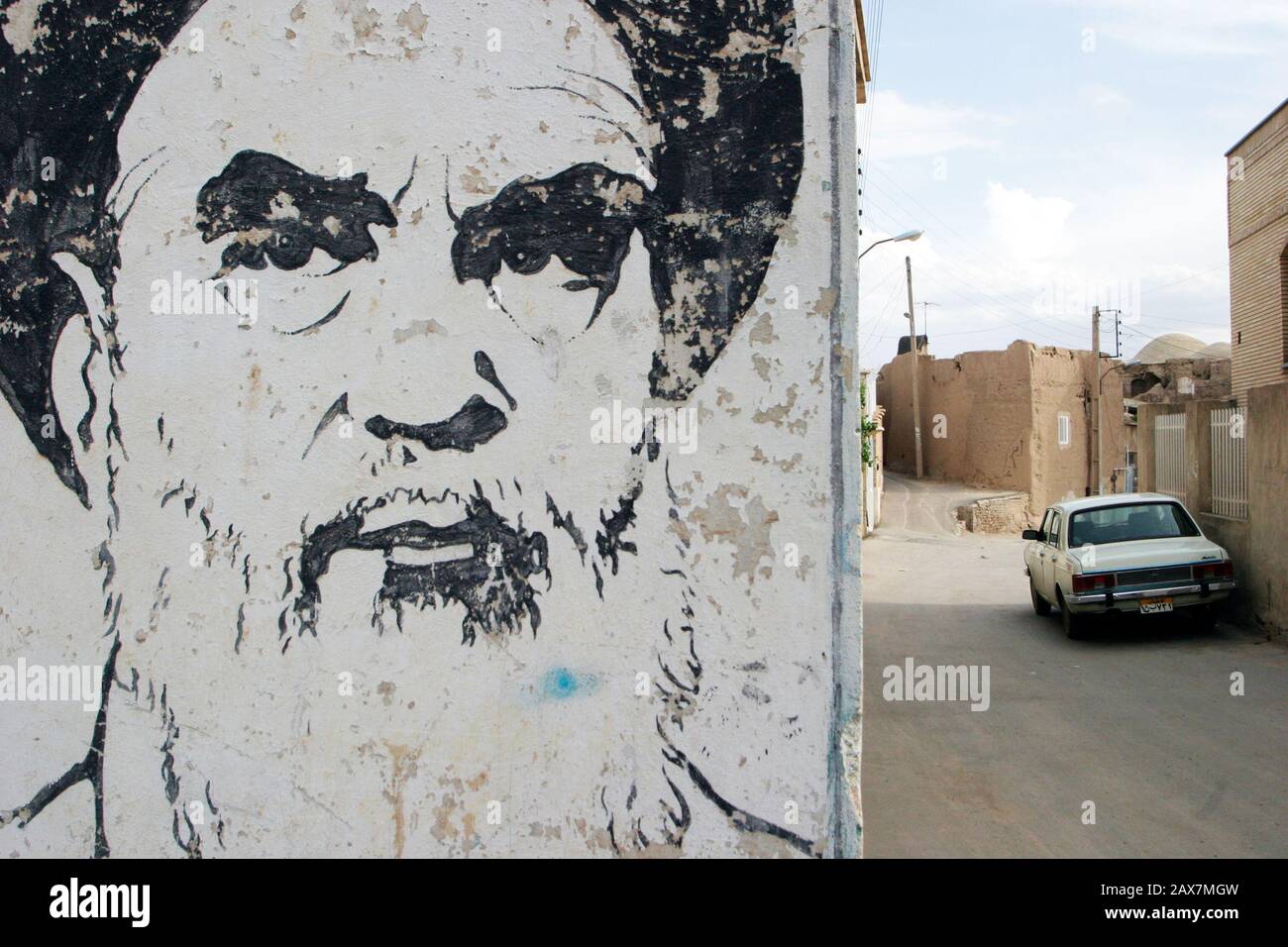 Wallgemälde von Ayatollah Khomeiny an einer Mauer in der Stadt, Kaschan, Iran. Stockfoto