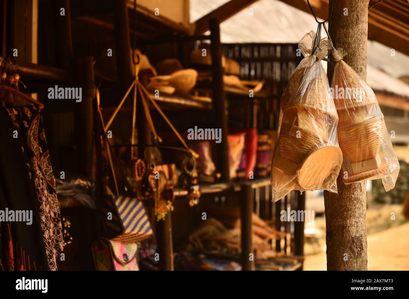 Souvenirladen in Tasikmalaya, West Java, Indonesien Stockfoto