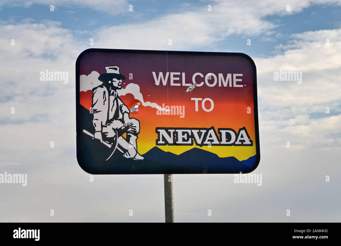Goldprospektor im Willkommensschild an der Grenze zu Nevada, USA Stockfoto
