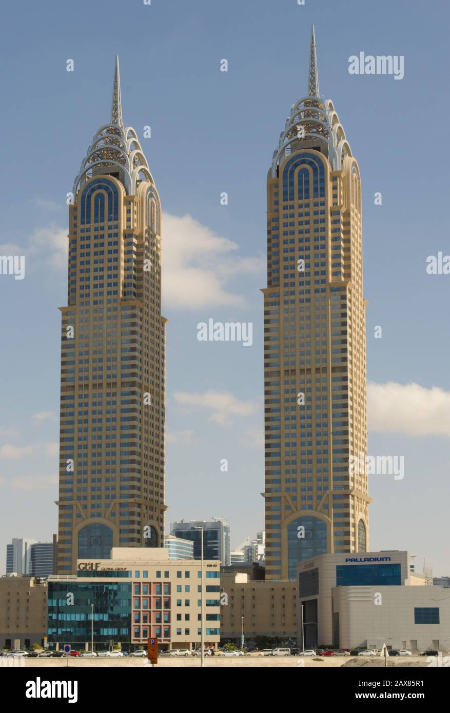 Al Kazim Towers in Dubai, Vereinigte Arabische Emirate. Stockfoto