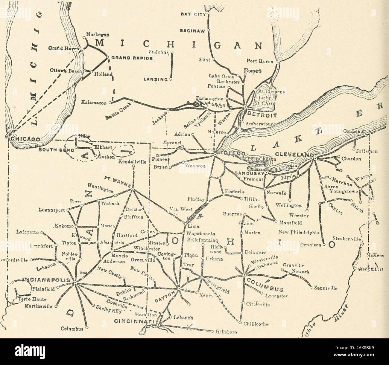 Historische Sammlungen in Michigan. ERSTES ELEKTROAUTO IN MICHIGAN. KARTE DER INTKRURBAN-LINIEN 190G. DIE ANFÄNGE VON INTERURBANS. 265. Wir haben uns ein Bild von diesem Elektroauto des Pioniers gesichert, der fast sechzig Jahre nach dem ersten Pferdewagen in Quincy, Mass., für das Bunker Hill Monument auf der ersten Eisenbahn, im Jahr 1827 Granit trug. Kurz vor dem vierten Juli, dem Jahr 1895, wurde eine elektrische Straße zum Mt. Eröffnet. Clemens aus Detroit. Es eröffnete das große Hochgeschwindigkeitsfahrzeug mit schweren Doppellastwagen, und ich glaube, es war das erste im Land, das dies tun konnte. Die Straße wurde, so heißt es, eilig a gebaut Stockfoto