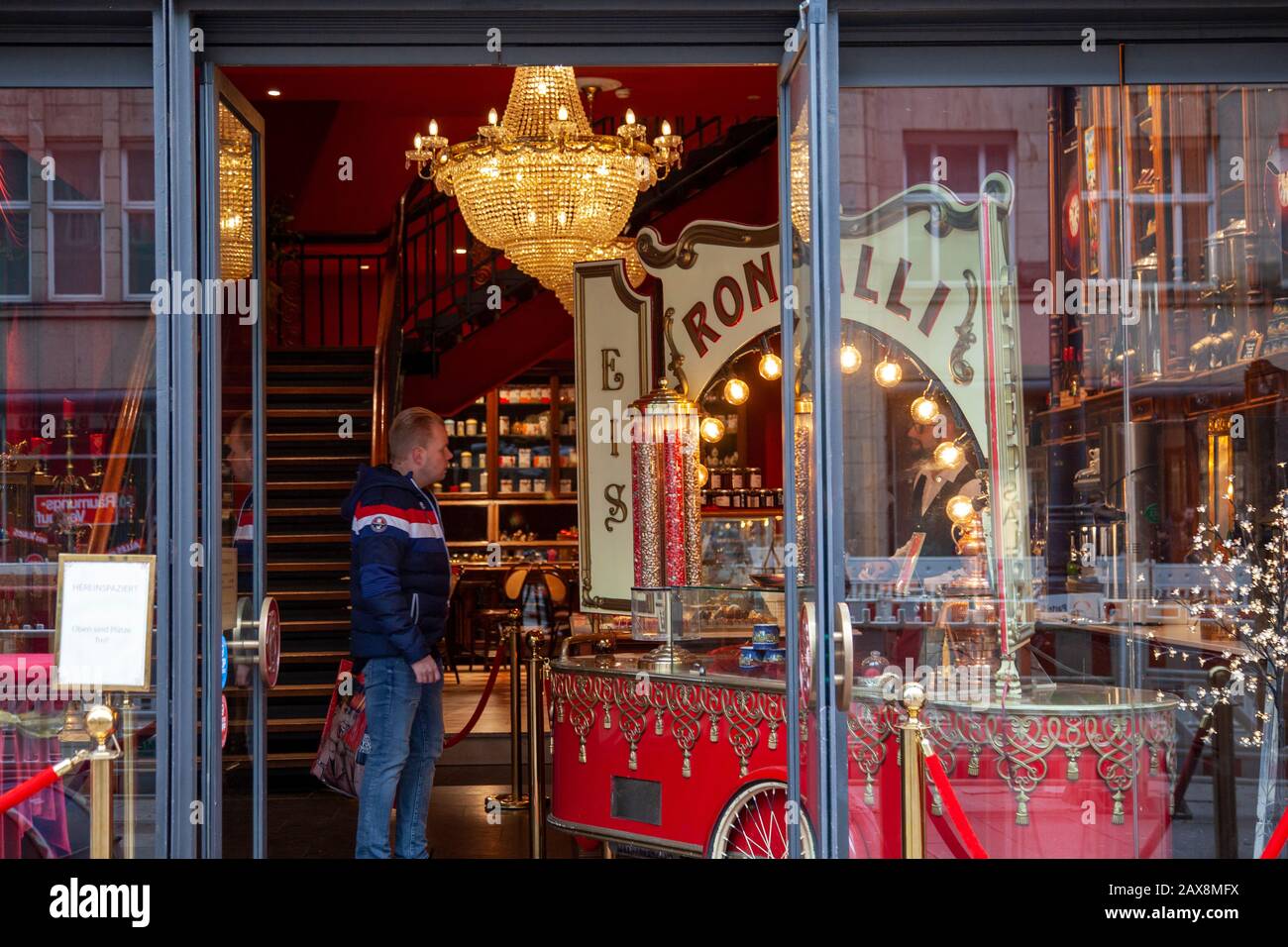 Kaffeehaus Roncalli in der Mönch- und Bergstraße in Hamburg Stockfoto