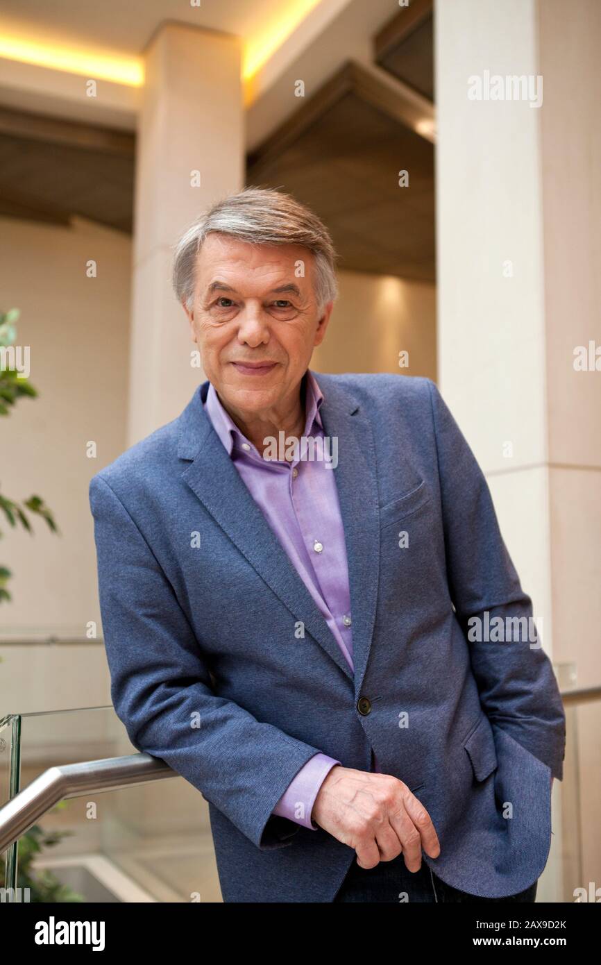 Mit Salvatore Adamo Stockfotos Und Bilder Kaufen Alamy
