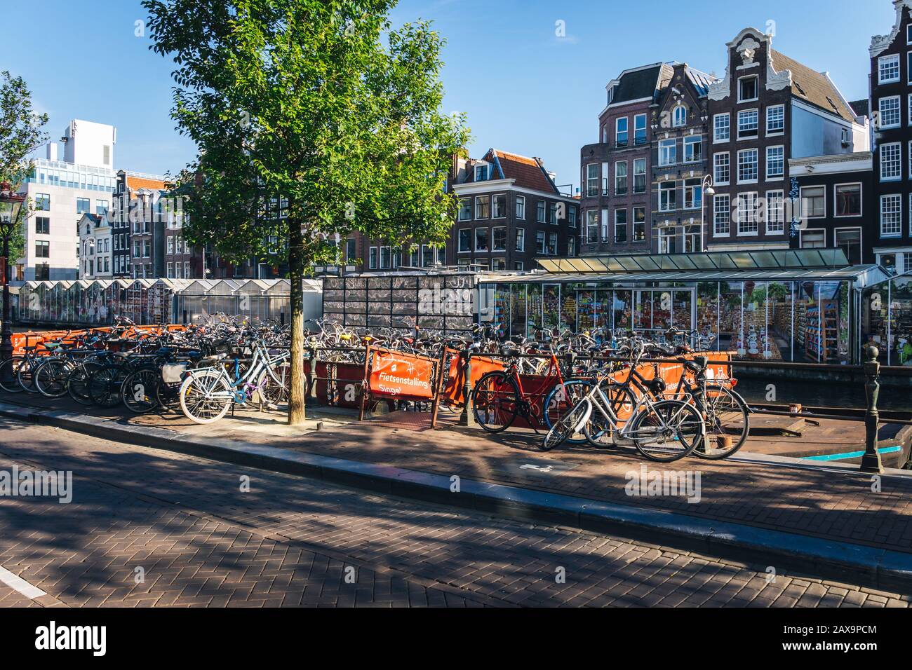 Fahrräder in der Stadt Amsterdam Stockfoto