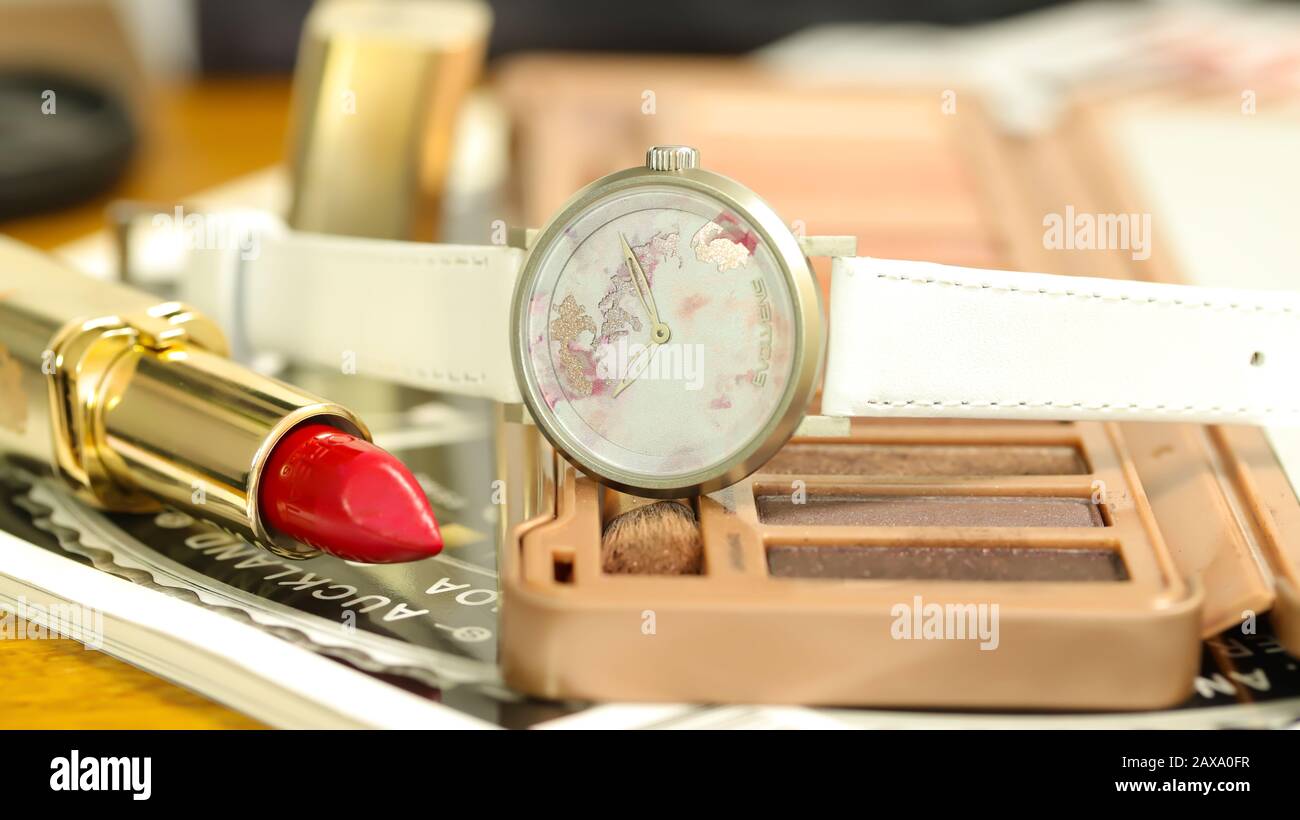 Evolvens Budapest IKON Uhr für Frauen. Für die gut gekleideten Frauen Handgelenke. Stockfoto