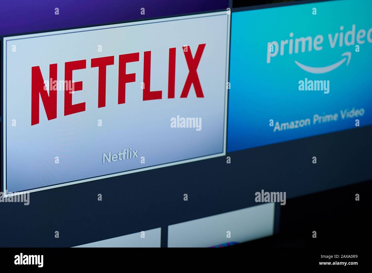 New York, USA - 11. Februar 2020: Netflix Videoapp-App für xbox auf tv-Bildschirm Nahaufnahme Stockfoto