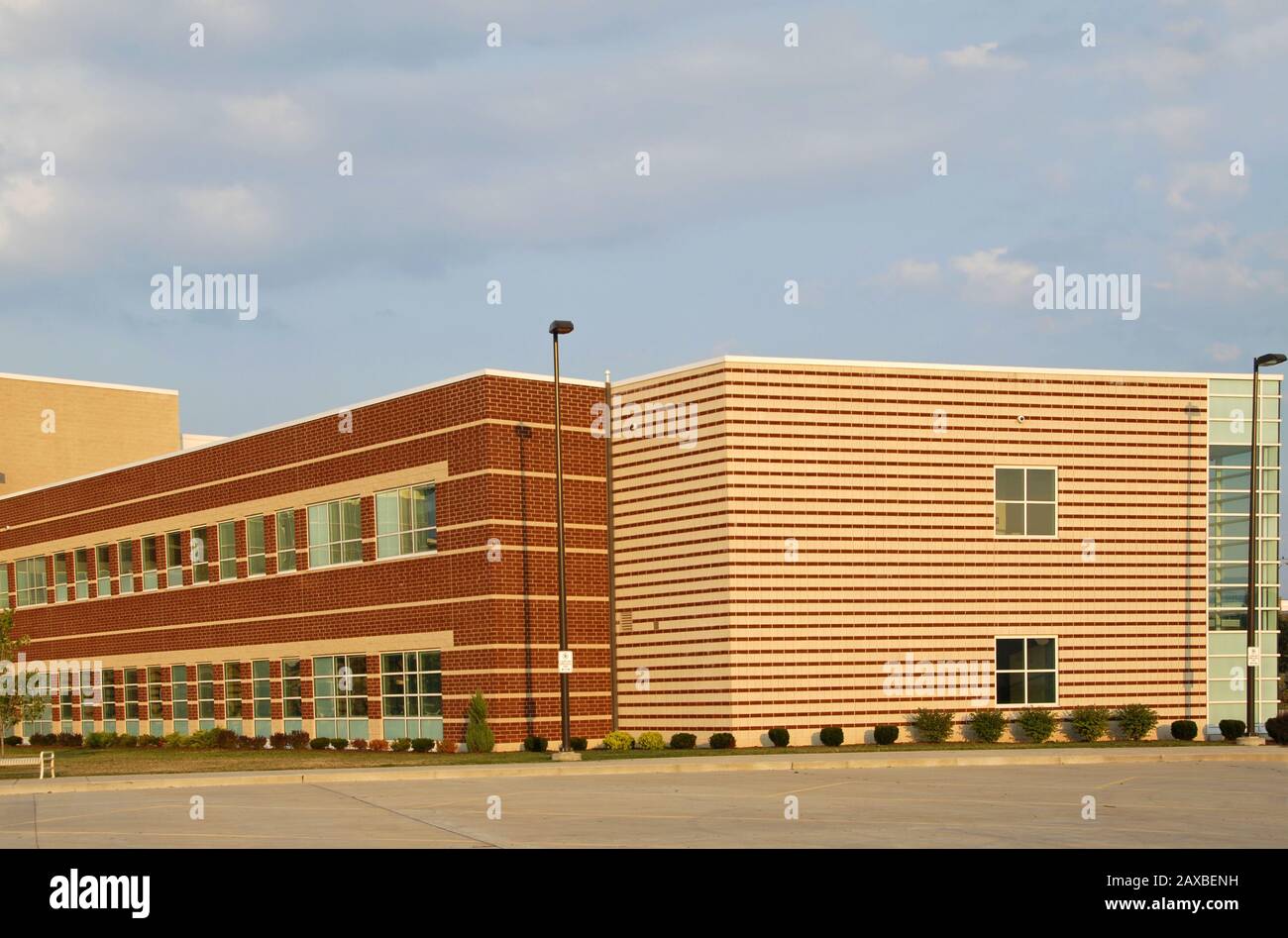 Modernes Neues Schulgebäude Stockfoto