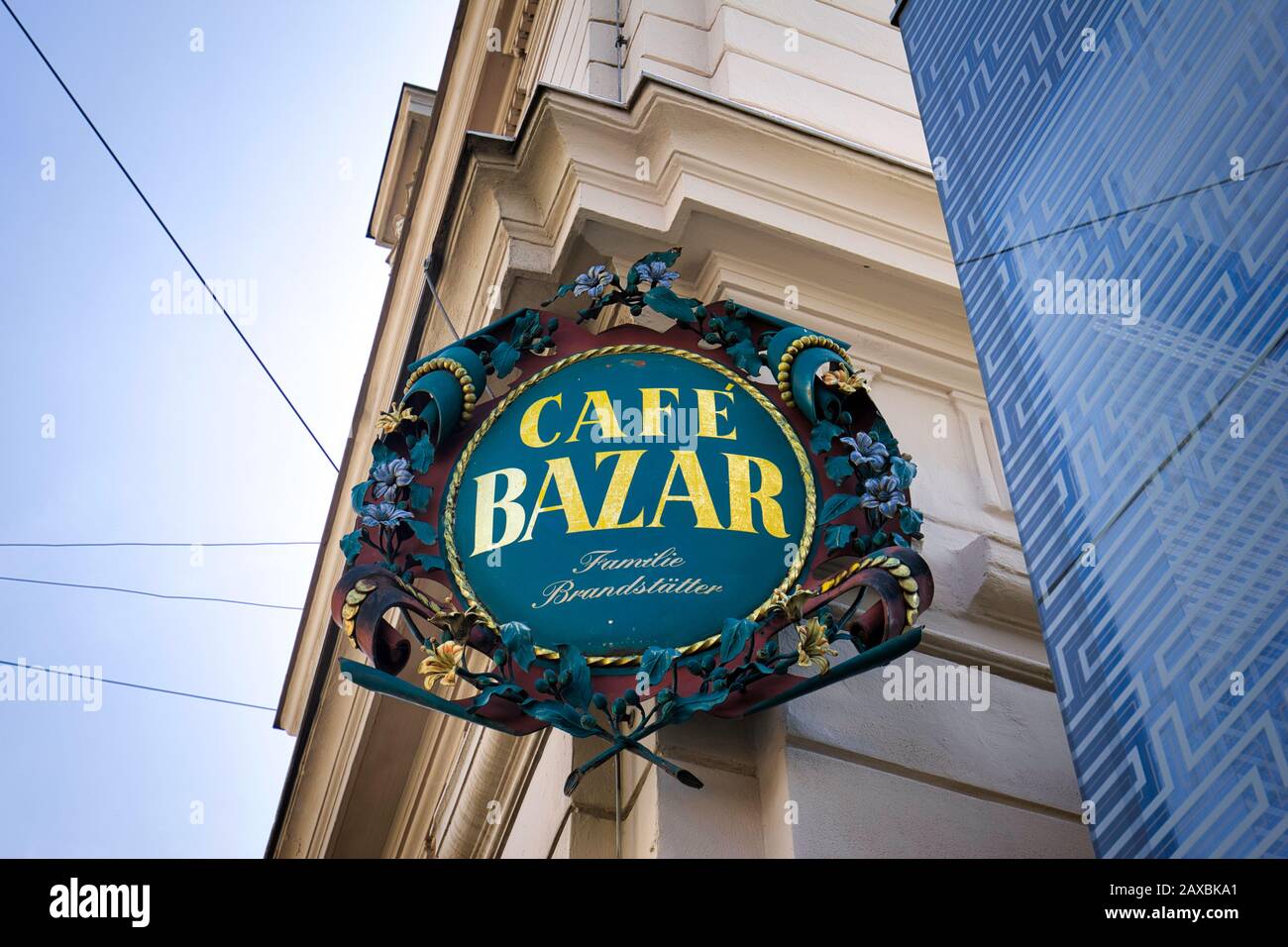 Café Bazar, Schild draußen, Salzburg, Österreich. Stockfoto