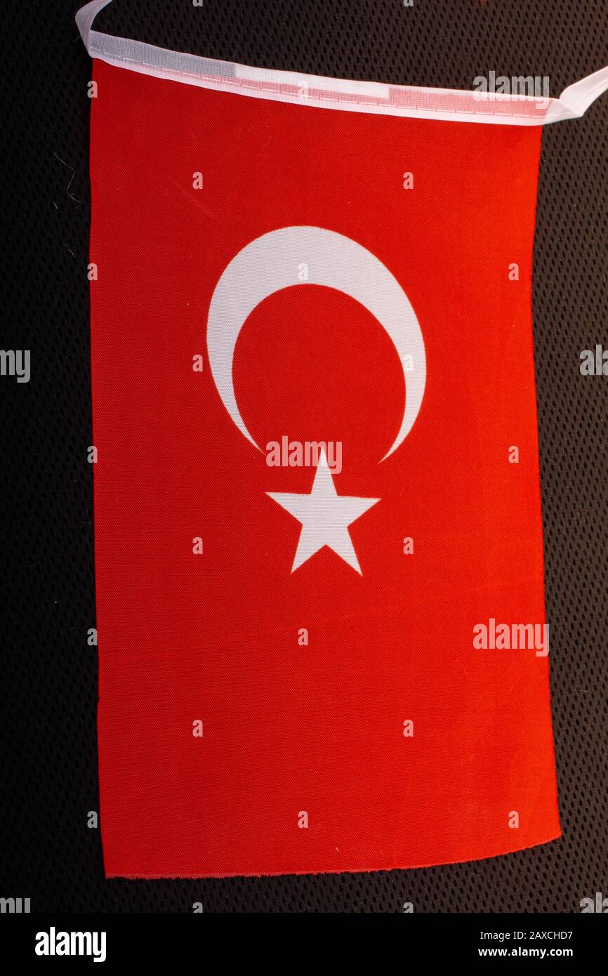 Türkische Nationalflaggen in Sicht Stockfoto