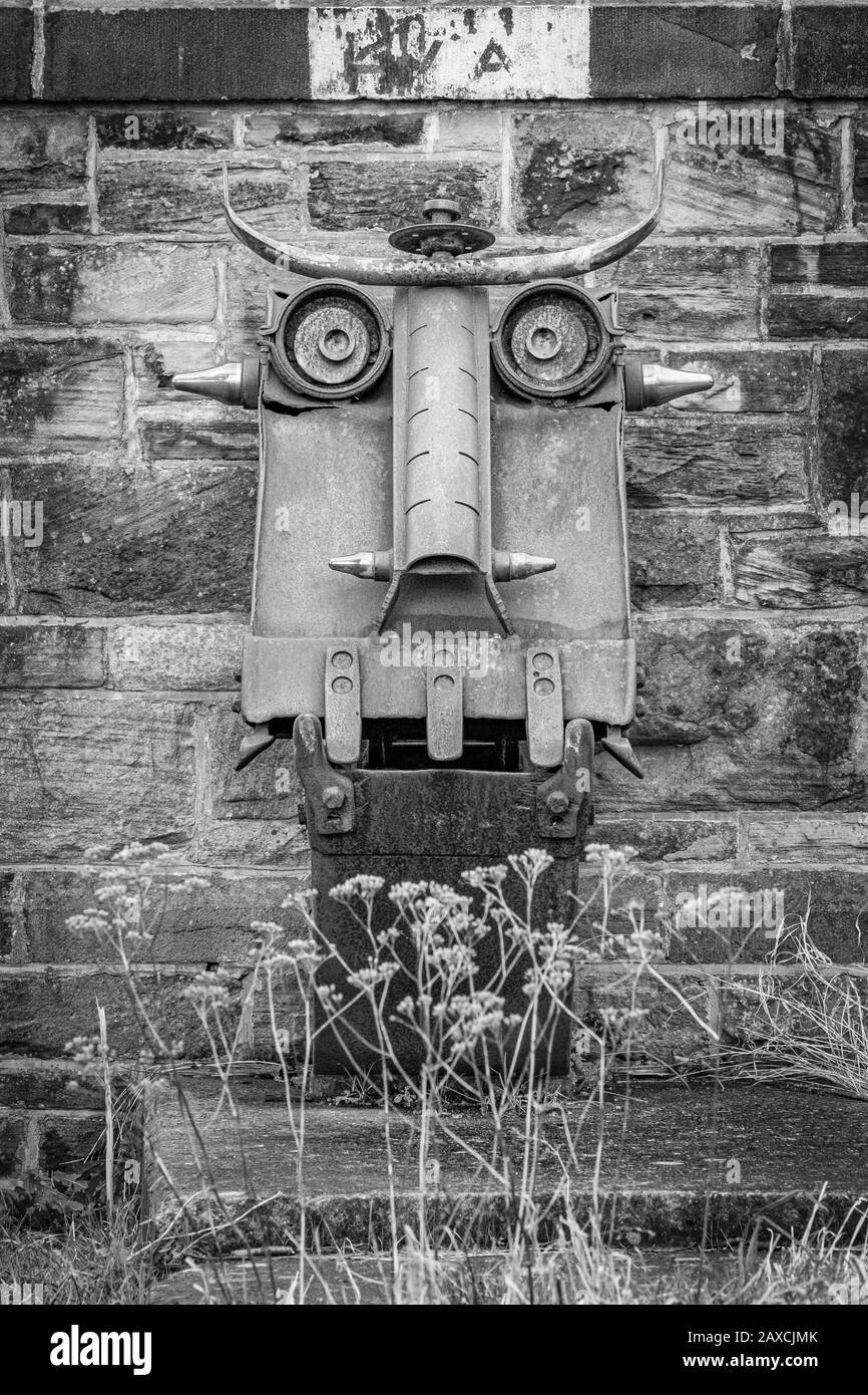 Recycled Steel Artwork auf der Route 66, The Spen Valley Greenway, eine 7-Meilen-Route auf dem National Cycle Network, die Dewsbury mit Oakenshaw verbindet. Stockfoto