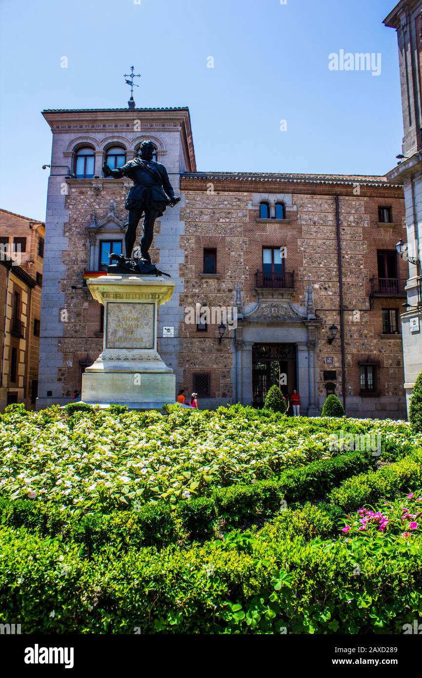 Statue auf einer piazza in Madrid, Spanien Stockfoto