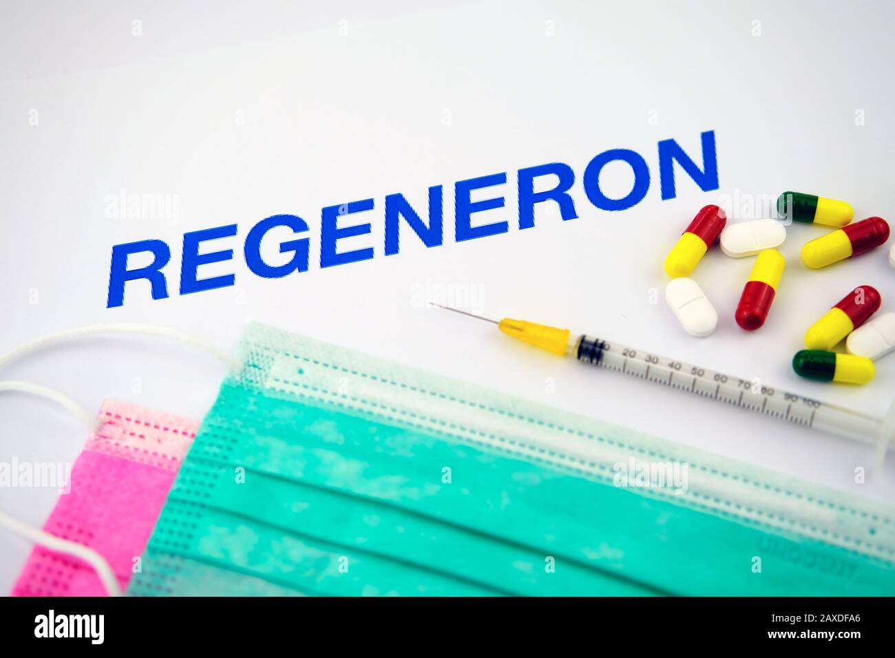Regeneron ist ein führendes Biotechnologieunternehmen, das die Macht der Wissenschaft nutzt, um neue Medikamente für bedürftige Patienten zu bringen. Konzeptfoto Stockfoto