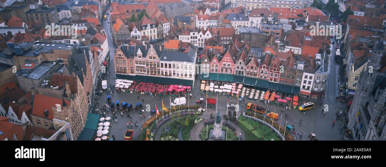 Luftbild eines Stadtplatzes, Brüggen, Belgien Stockfoto