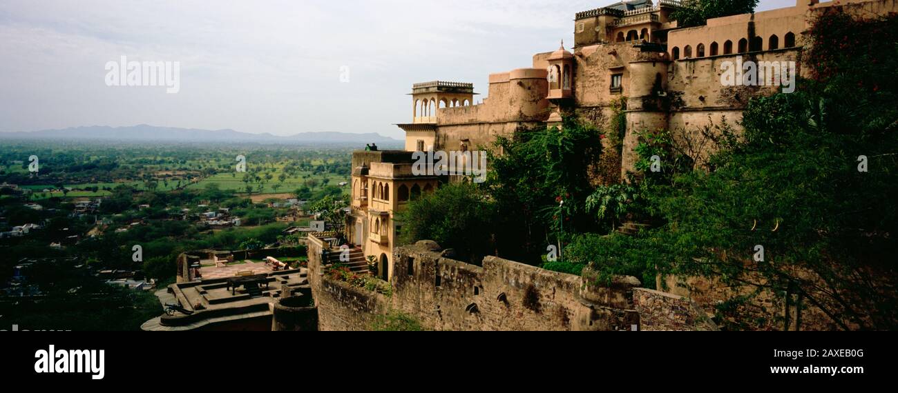 Blick auf ein Fort, Neemrana Fort Palace, Alwar, Rajasthan, Indien Stockfoto