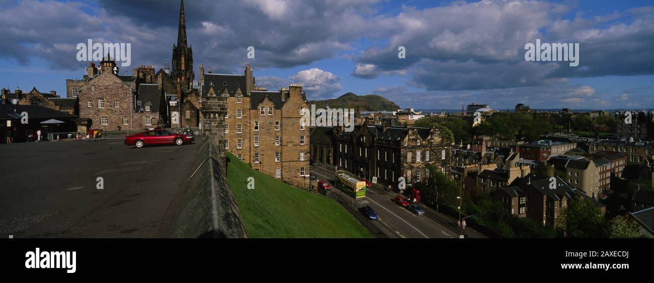 High Angle View Of Buildings In A City, Edinburgh, Schottland, Großbritannien Stockfoto