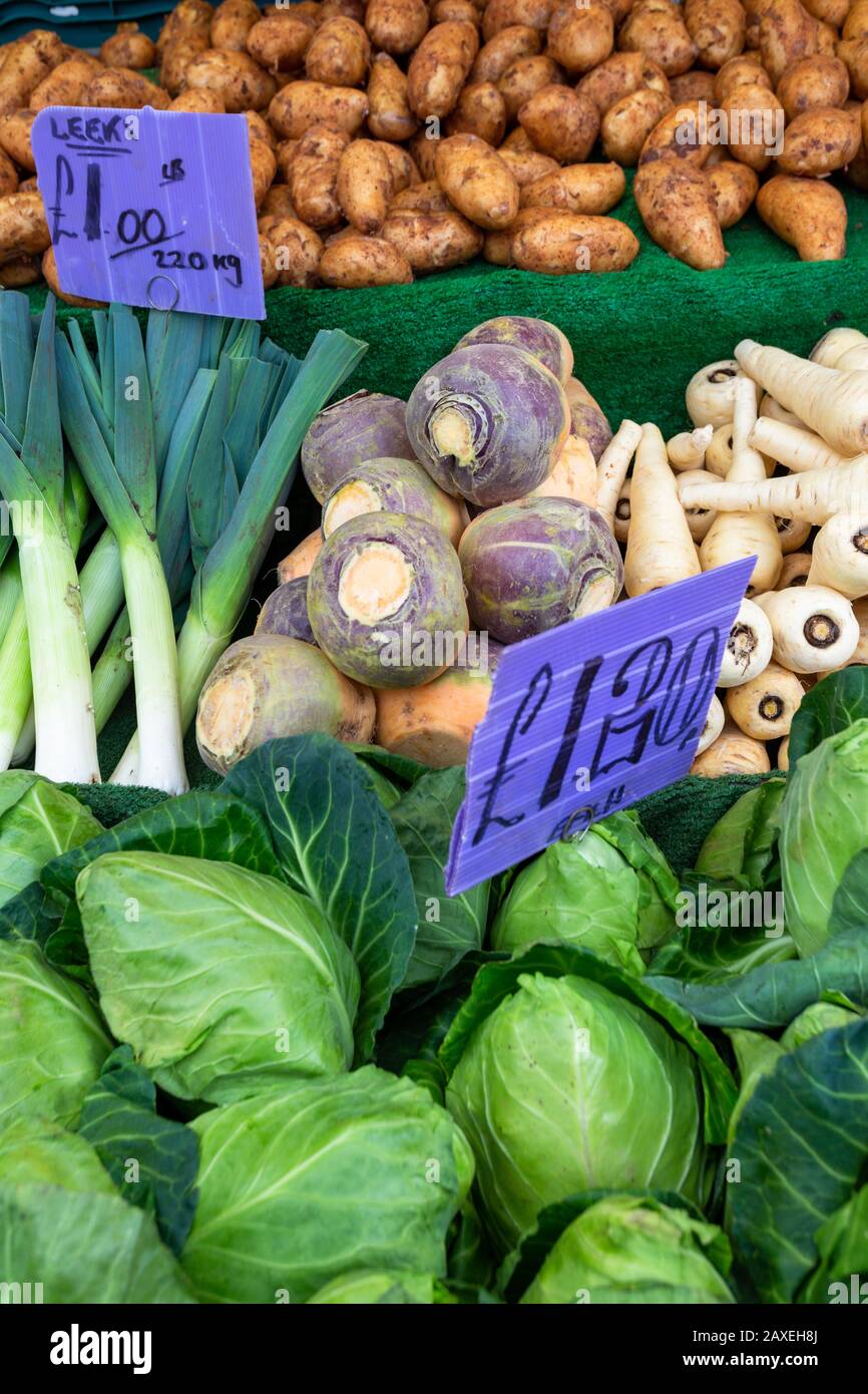 Frisches Gemüse im Handel, Markt Großbritannien Stockfoto