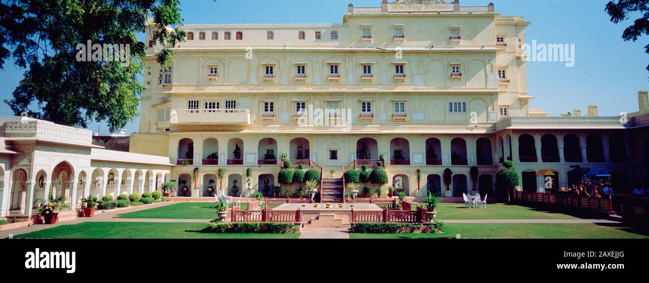 Fassade eines Hotels, Raj Palace Hotel, Jaipur, Rajasthan, Indien Stockfoto