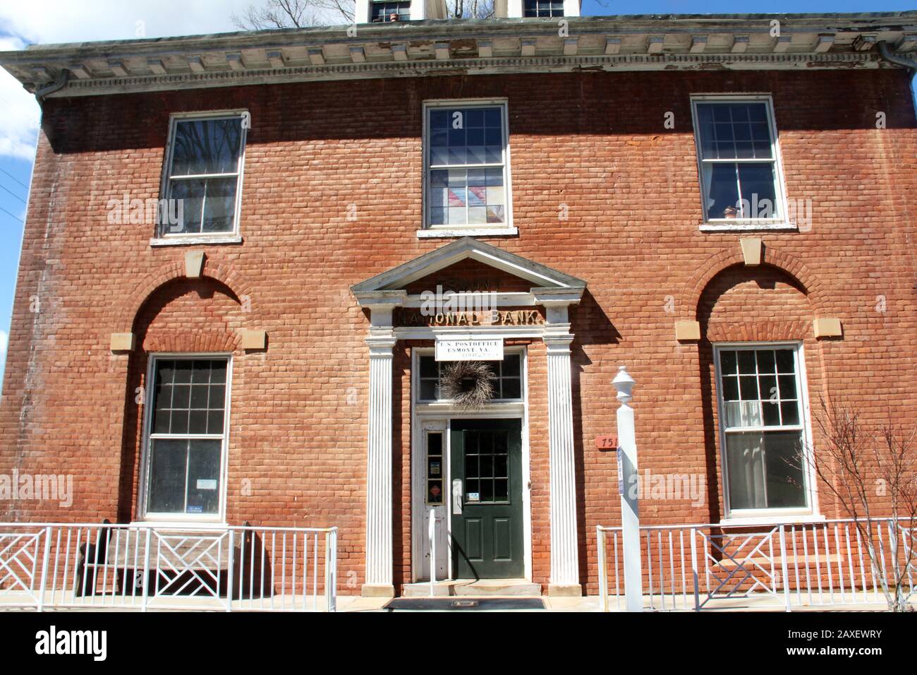 Die ehemalige Nationalbank, derzeit U.S. Post Office, in Esmont, Virginia, USA Stockfoto