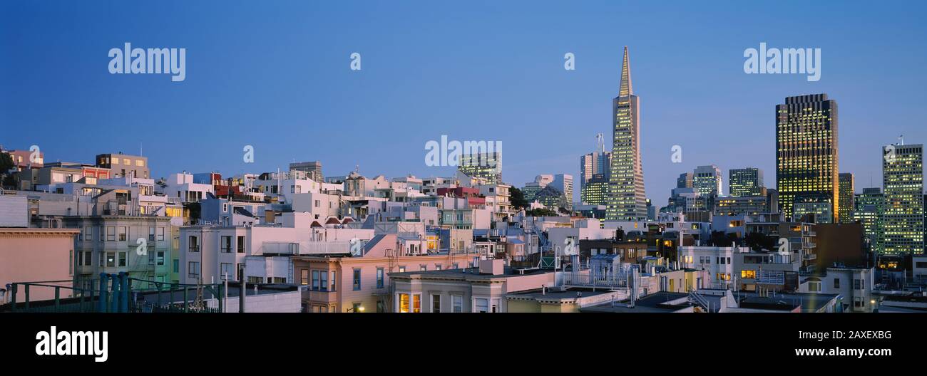 Gebäude in einer Stadt, Telegraph Hill, San Francisco, Kalifornien, USA Stockfoto