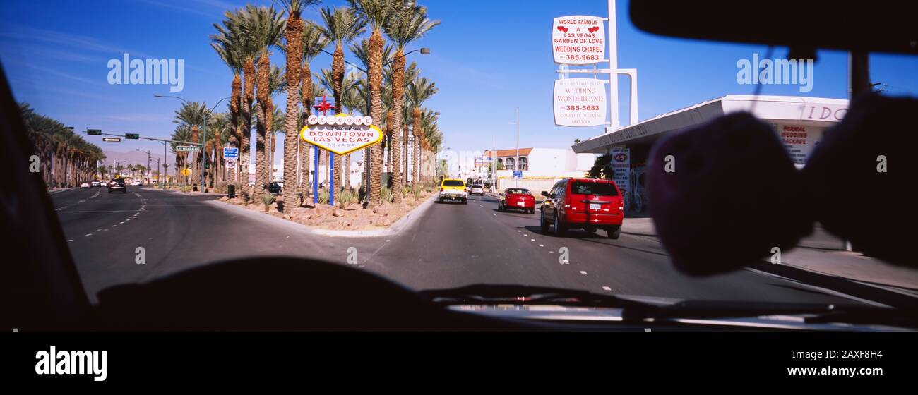 Verkehr, der in die Innenstadt, Las Vegas, Nevada, USA eindringt Stockfoto
