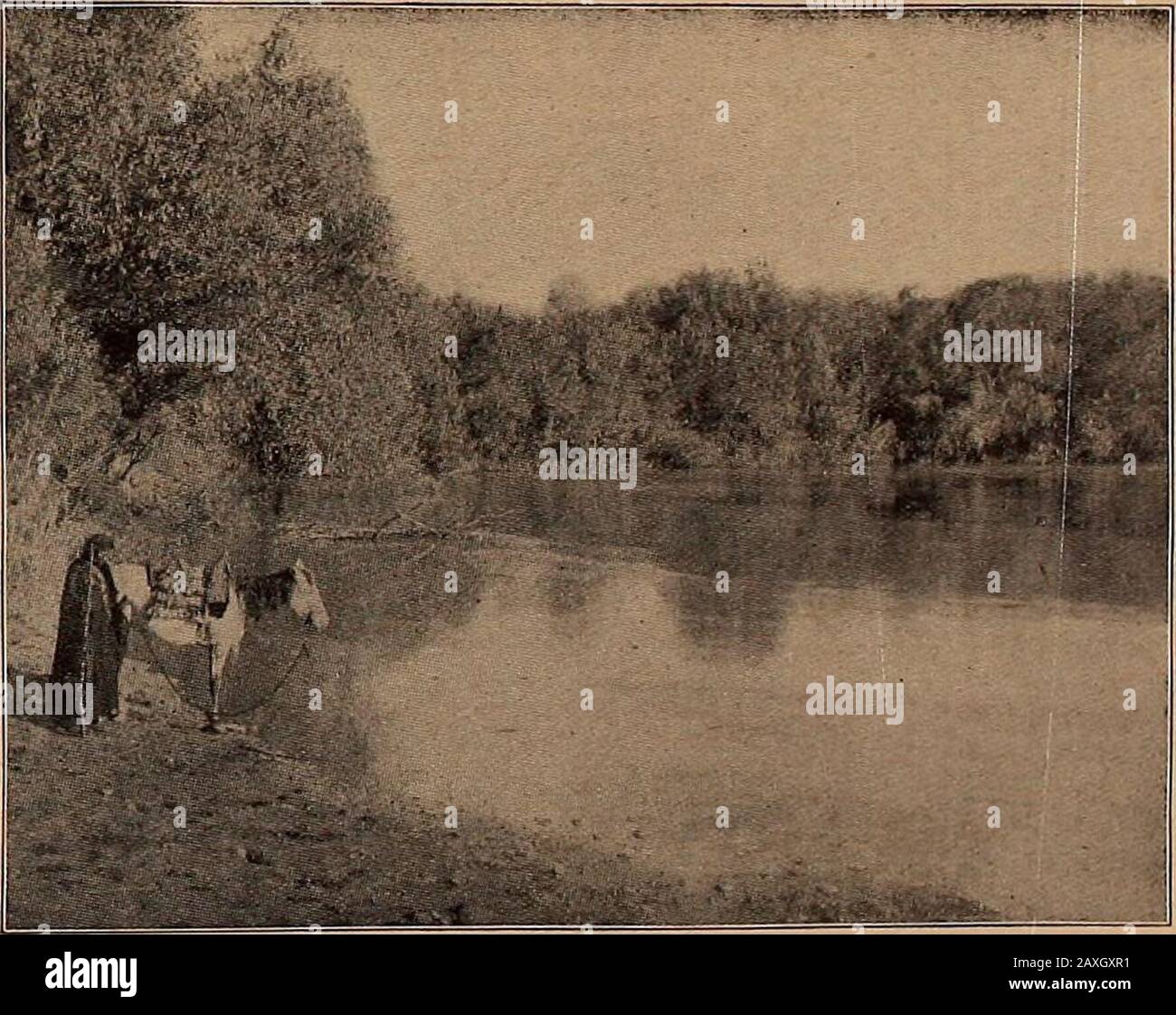 Gospel Messenger, The (1901) . Sin-gle Immersion more than twenty to one. Dieses verblüffende Zeugnis kommt wie aus der Weltpartnerschaft, in der die Apostel undgegründete Kirchen predigten und in der die ältesten Kirchengemeinden behaupten, dass die Form des Untertauchens unter diesen nie verändert wurde. Geist, taucht wieder auf. Dann wurden die Hände auf die neugeborenen Geschöpfe gelegt und ein Gebet wurde angeboten.Sie entstanden aus dem wässrigen Grab und fühlten, dass, was Jesus in der kommission tat, Matt. 28:19, hatte sich eingenötet, das hatten sie getan. Es war ein beeindruckendster. Der Ritus war für den Ort keine Neuheit, das Fortrin-Eintauchen ist Stockfoto