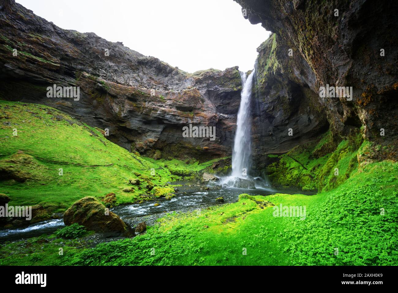 Wasserfall Kvernufoss in Südisland, Europa Stockfoto