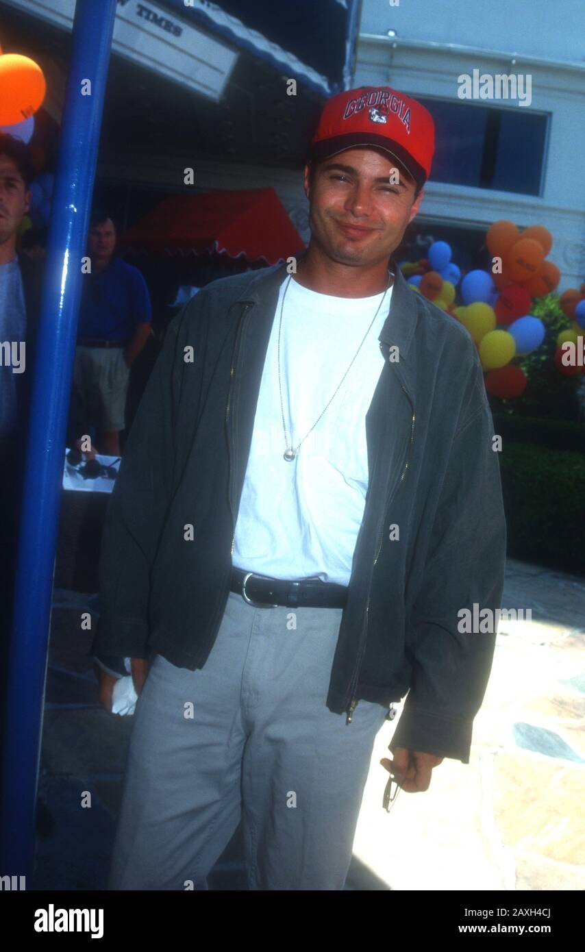 Westwood, Kalifornien, USA 9. Juli 1995 Schauspieler Matt Borlenghi besucht Warner Bros. Pictures' 'Free Willys 2: The Adventure Home' Premiere am 9. Juli 1995 im Mann Village Theatre in Westwood, Kalifornien, USA. Foto von Barry King/Alamy Stock Photo Stockfoto