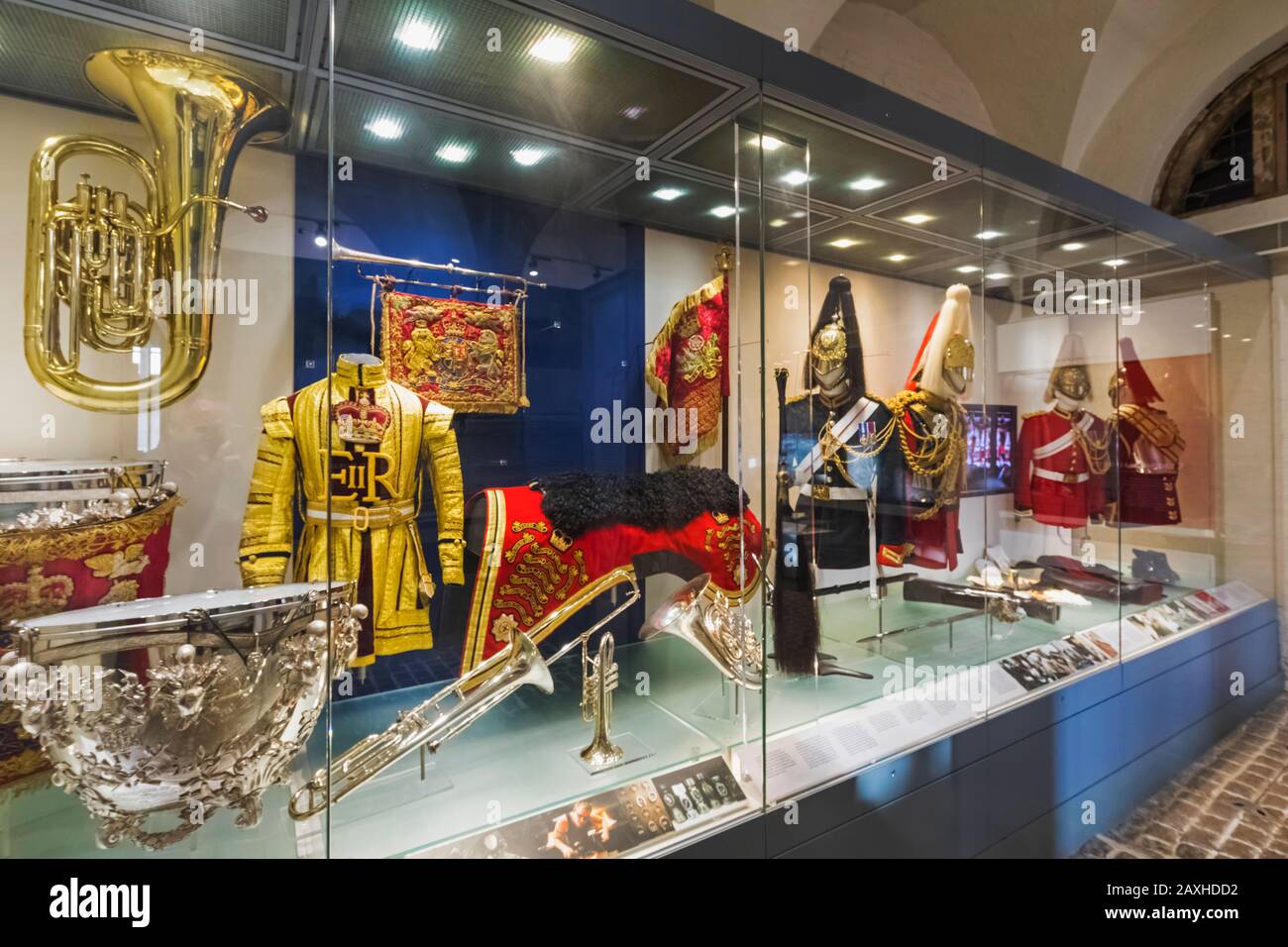England, London, Westminster, Whitehall, Das Household Cavalry Museum, Interior Display of Household Cavalry Regalia Stockfoto