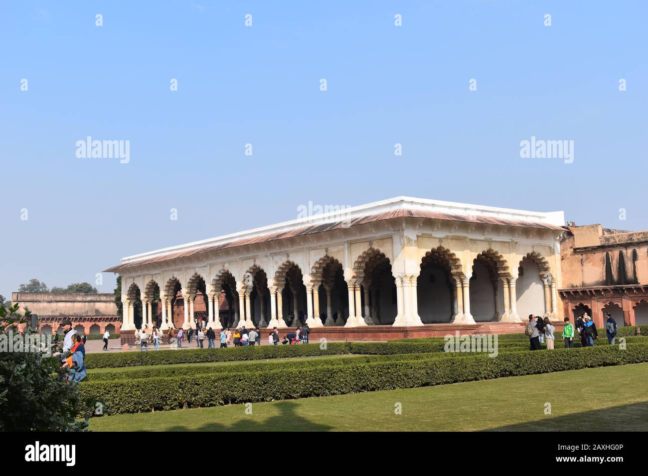 Agra, Uttar Pradesh, Indien, Januar 2020, Seitenansicht von Diwan-i-am oder Halle des öffentlichen Publikums, die von Kaiser Shah Jahan genutzt wird Stockfoto