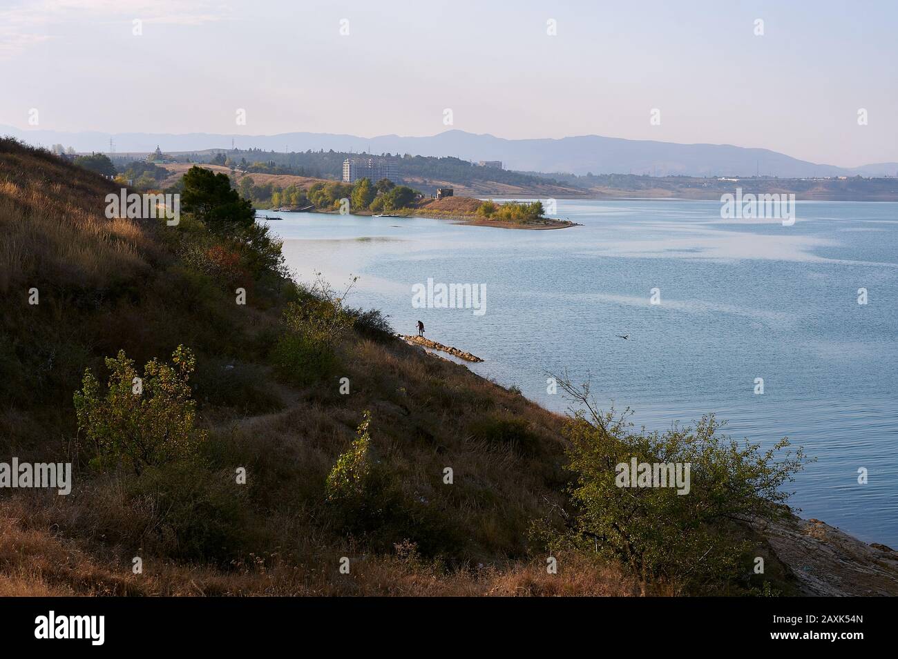 Schöne Landschaft Am See in Tiflis, Georgien Stockfoto