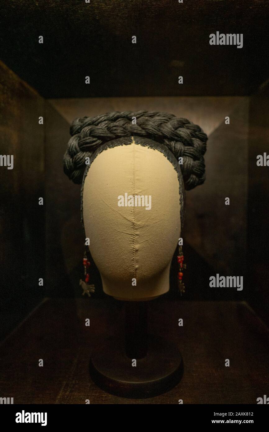 Kleider und Artefakte von Frida Kahlo in ihrem Haus in Mexiko-Stadt, Mexiko Stockfoto