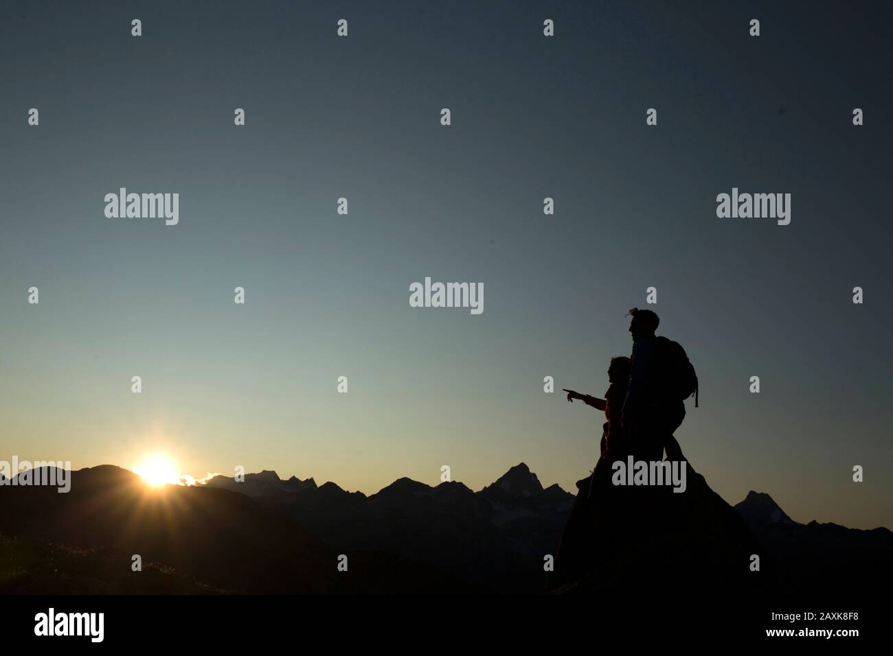 Wandern beim Nufenenpass Stockfoto