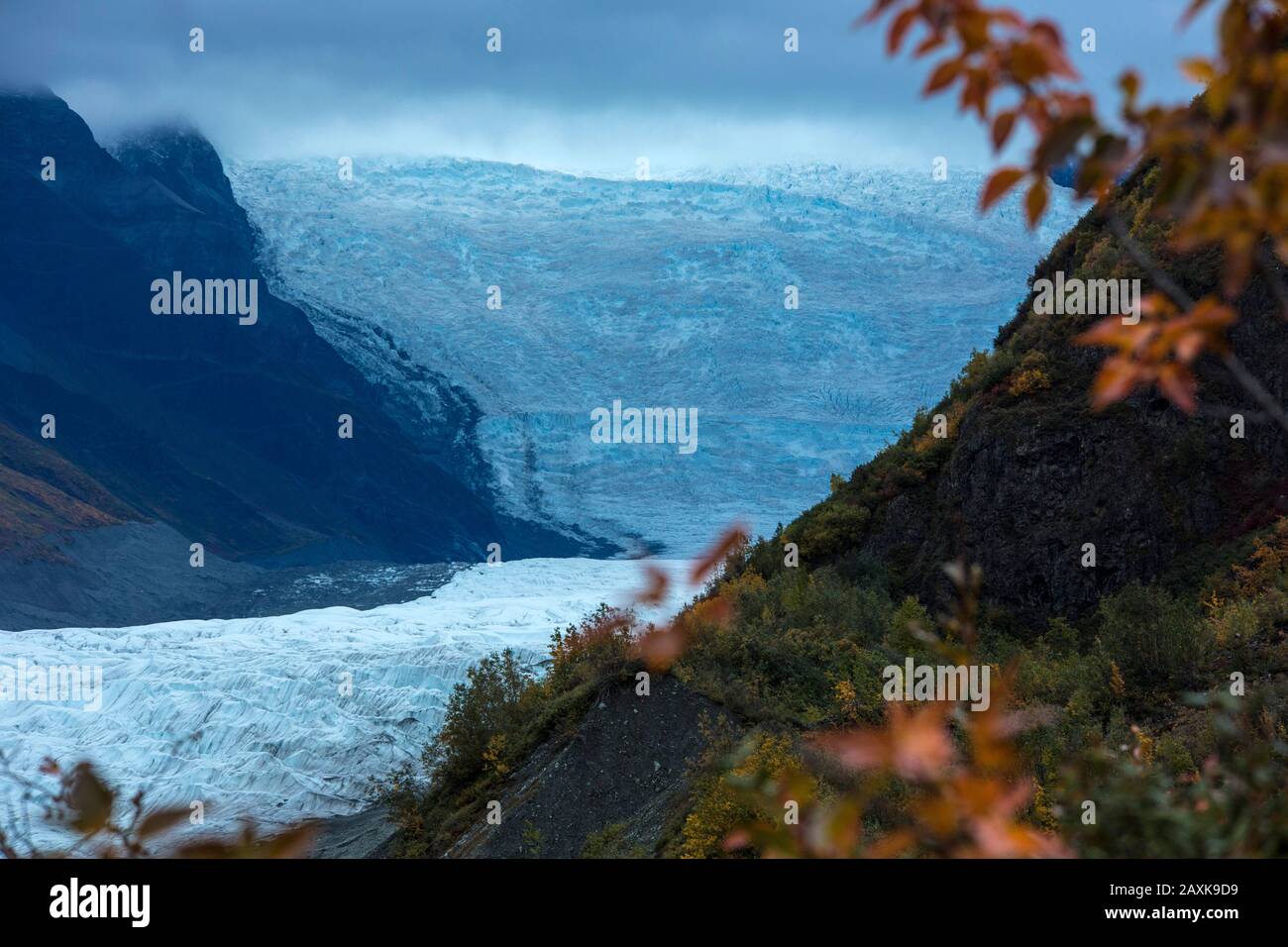 Rootgletscher mit Treppenlicht-Eisfall im Wrangell - St.Elias NP Stockfoto