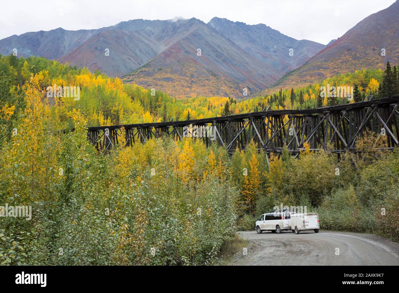 Eisenbahnbrücke zur Kennikott Mine im Wrangell - St.Elias NP Stockfoto